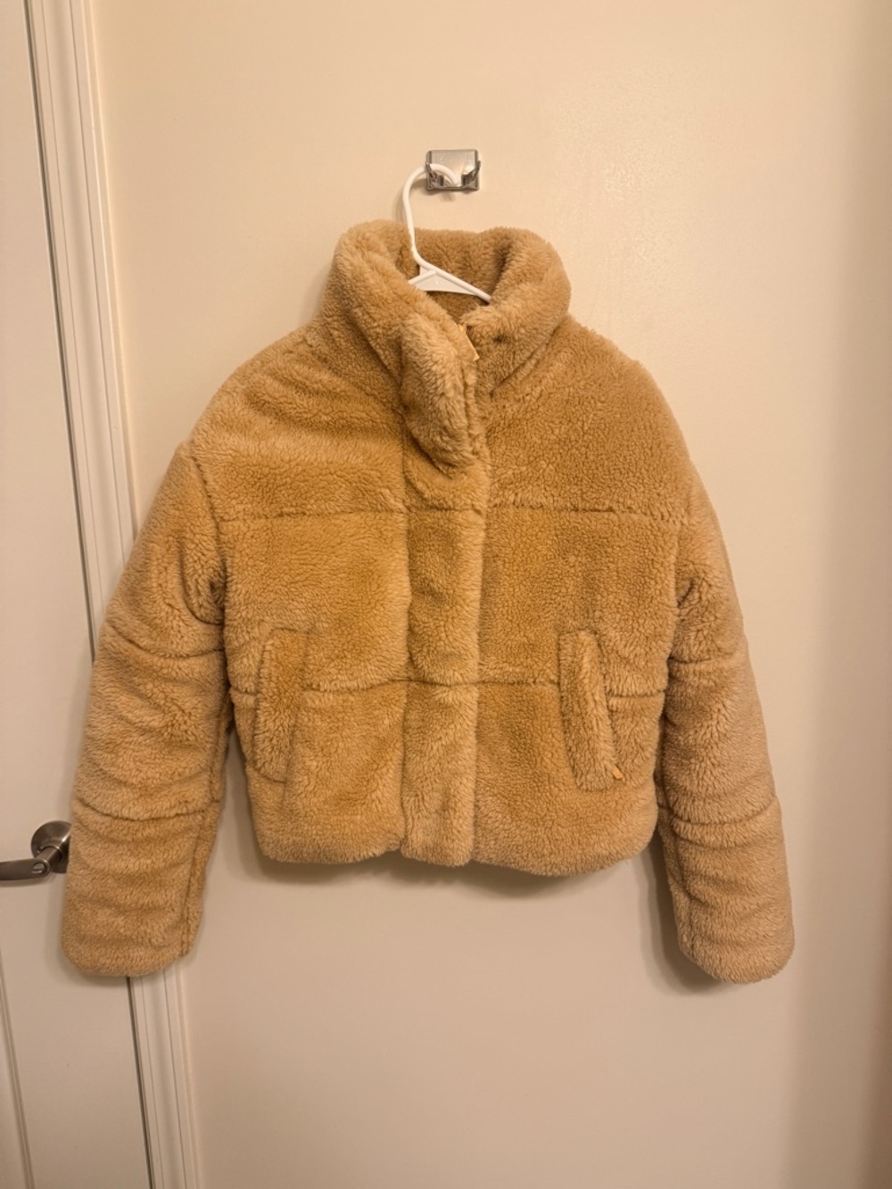 ALO Yoga Women's Teddy Jacket in Camel